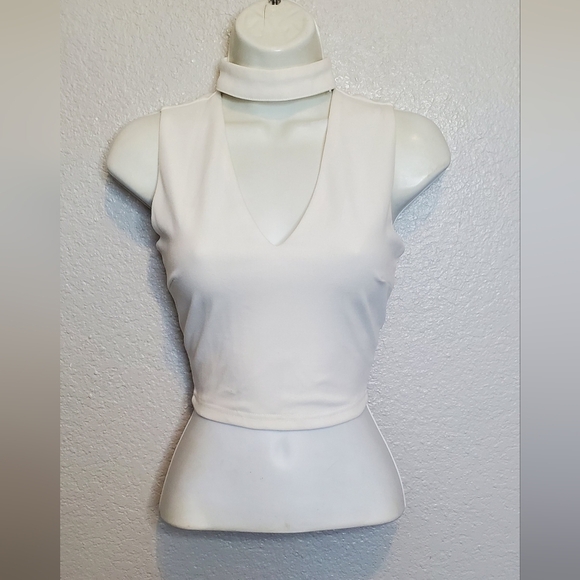 ๐5/$25 Banjul White Sleeveless Choker Neck Fitted Crop Tank Top Size Small - Picture 1 of 7